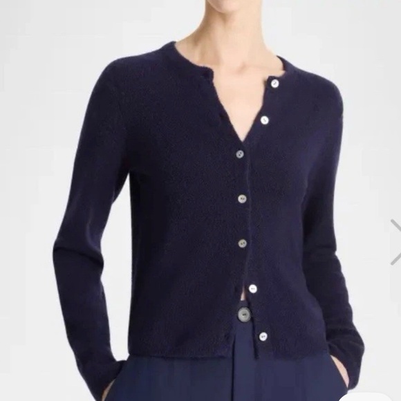 Old Navy Sweaters - Vineyard Vines navy blue button down cardigan women’s size S layering classic